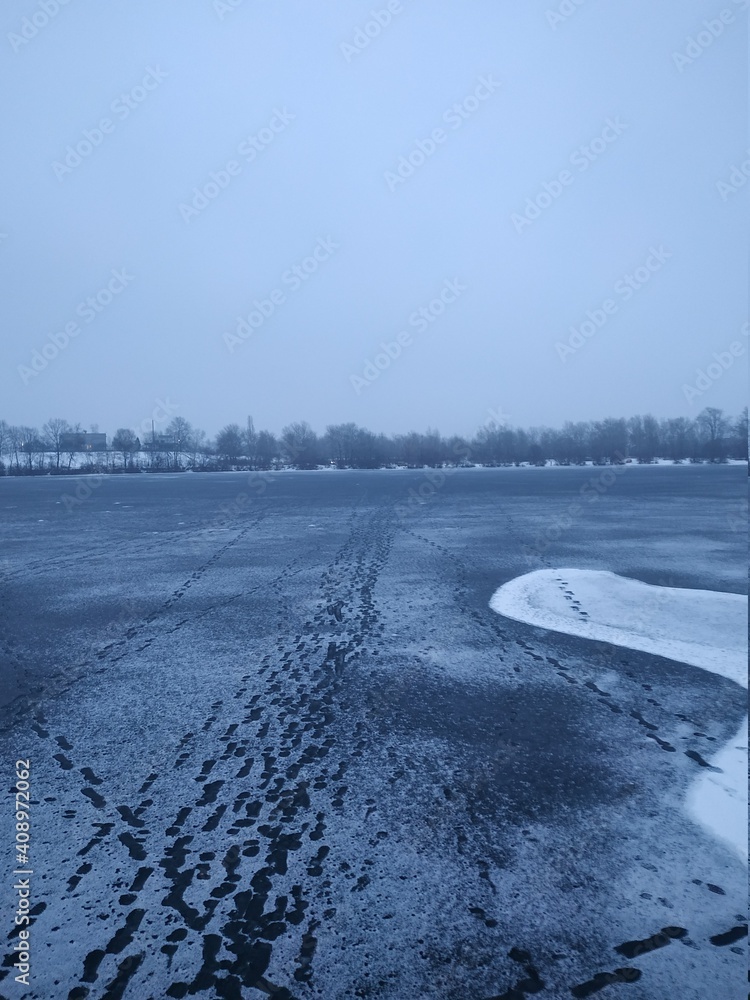 Obraz premium ice on the river