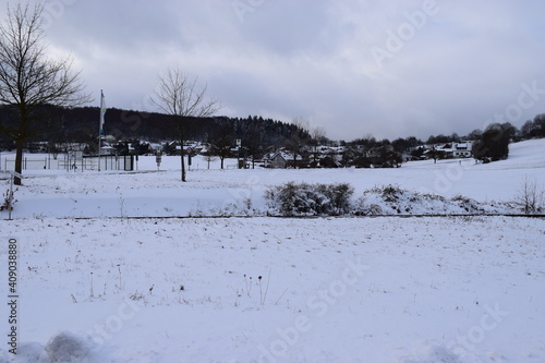 Eifeldorf Engeln im Schnee photo