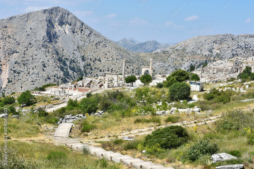 Ruins of the ancient Roman city of Sagalassos on the western slope of the Taurus ridge. 