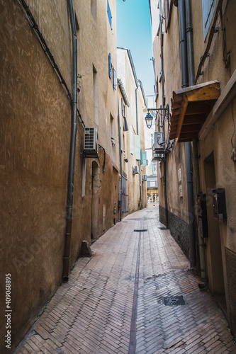 Picturesque and narrow streets of Manosque © navarro raphael