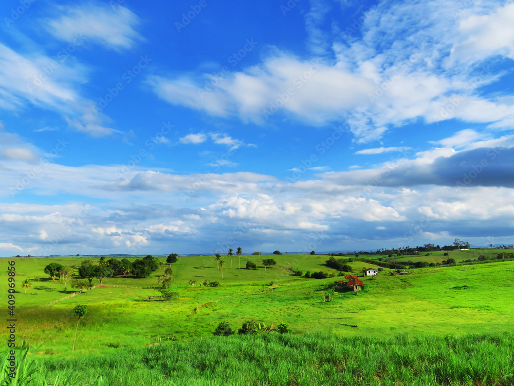Viagem, landscape, sky, grass, field, nature, meadow, green, summer, blue, cloud, clouds, rural, horizon, hill, agriculture, land, spring, tree, farm, pasture, scene, countryside, outdoors, country, v