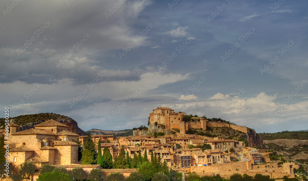 Vue panoramique d'Alquézar, Espagne