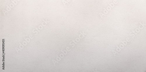 Panorama de fond uni en papier crépi blanc pour création d'arrière plan.	 photo