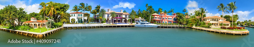 Luxury mansion in exclusive part of Fort Lauderdale photo
