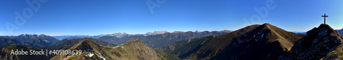 Panorama am Himmelkogel über die Niederen Tauern, Eisenerzer Alpen und Gesäuse und den Himmeleck in der Steiermark, Österreich