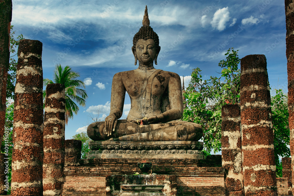 Fototapeta premium Site historique de Sukhothaï en Thaïlande