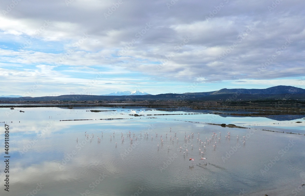 survol des marais salants dans le sud de la France survol des marais salants dans le sud de la France