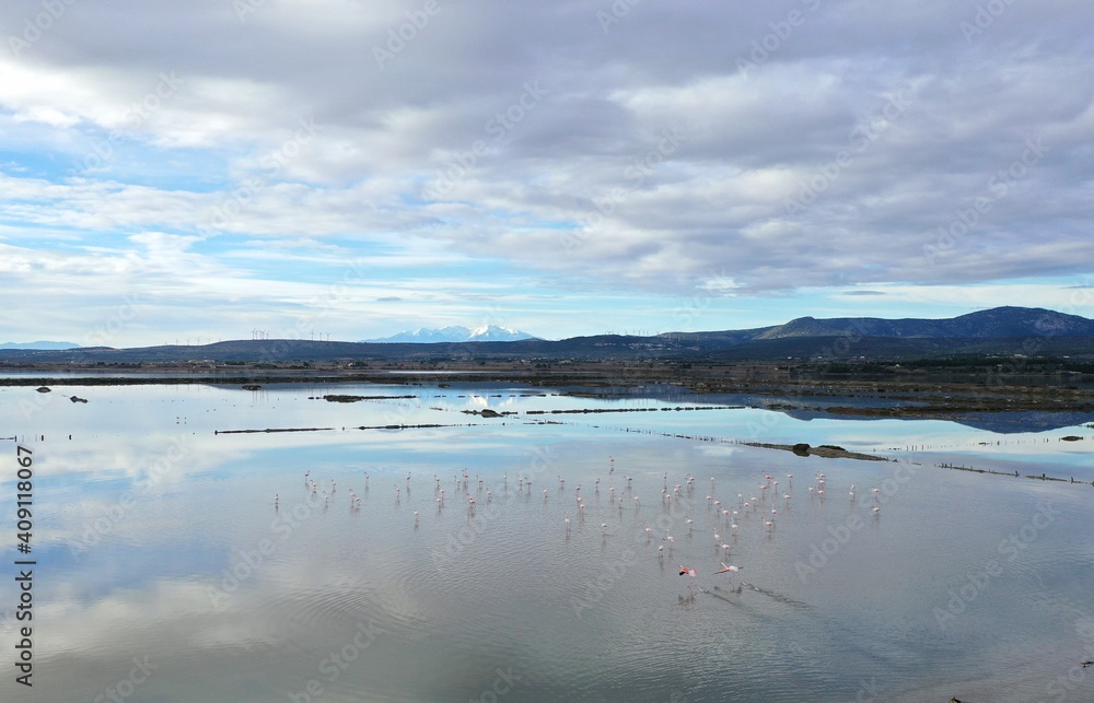 survol des marais salants dans le sud de la France