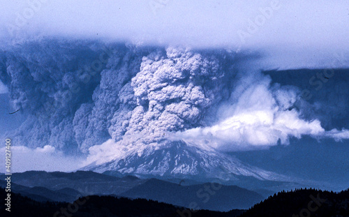Billede på lærred Mt. St. Helens eruption, May 18, 1980.