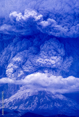 Fototapeta Mt. St. Helens eruption, May 18, 1980.