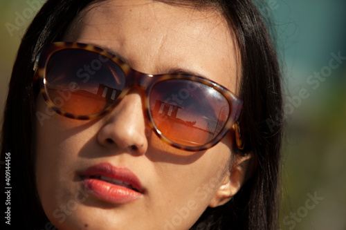 Beautiful Asian Woman Wearing  Sunglasses Seeing Marina Bay Sands