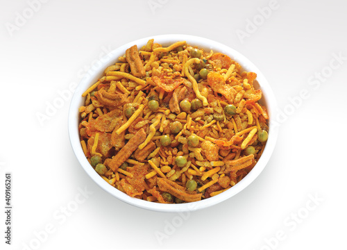 Fresh and crunchy Nimco Mix, delicious blend of sev, peanuts, chick peas and fried lentil.