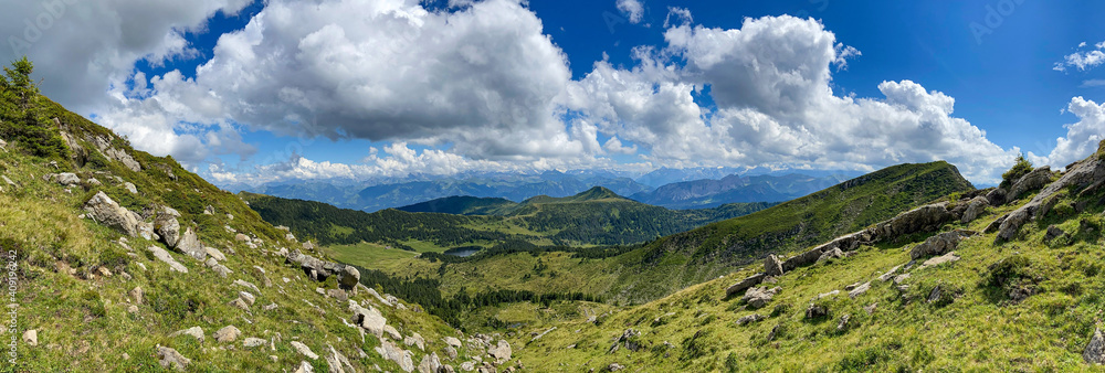 Panoramaaussicht in die Zentralschweiz vom Fürstein aus.
