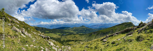 Panoramaaussicht in die Zentralschweiz vom Fürstein aus. © pixsalo
