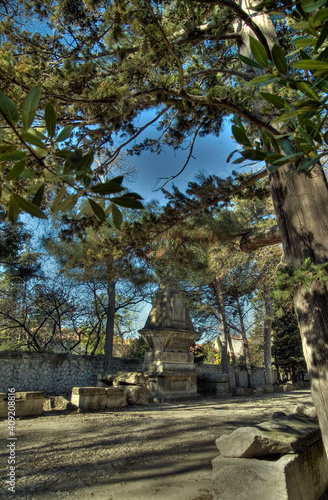 Nécropole des Alyscamps à Arles, France