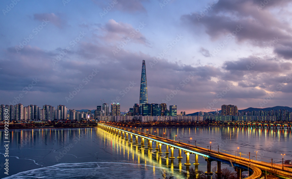 city skyline at sunset, Seoul, South Korea