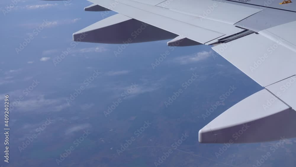 Airplane travel with part of the wing
Airplane travel with part of the wing