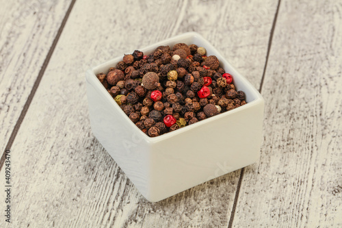 Peppercorn heap in the bowl