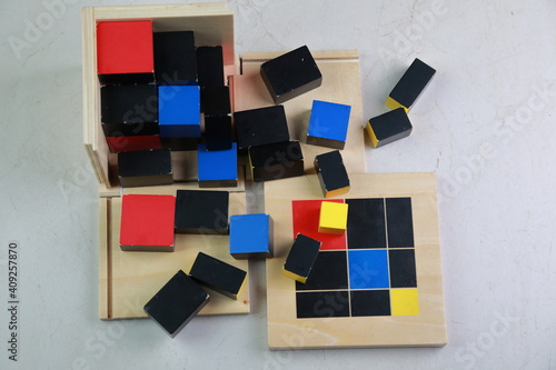 Tableau sur toile Montessori binomial and trinomial cubes