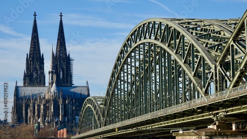 Köln mit Kölner Dom und Hohenzollernbrücke, Stadtpanorama