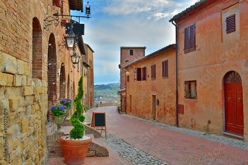 Fototapeta Naklejka Na Ścianę i Meble -  Tuscan medieval village of Certaldo Alto in the province of Florence, Italy. The town is famous for being the birth and death place of the poet and writer Giovanni Boccaccio