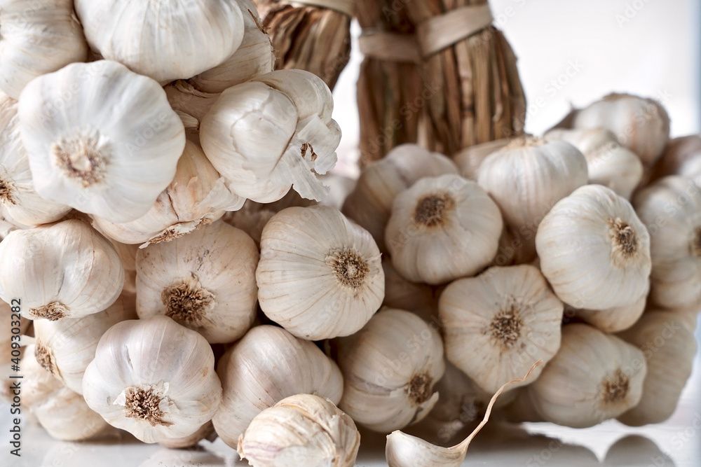 Garlic glove, garlic can be used in many different dishes of foods Garlic glove, garlic can be used in many different dishes of foods