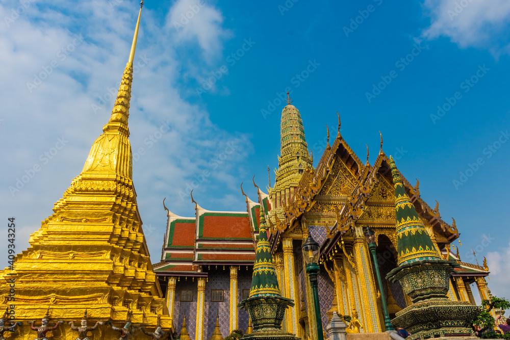 Fototapeta premium BANGKOK, THAILAND, 15 JANUARY 2020: Grand Palace of Bangkok