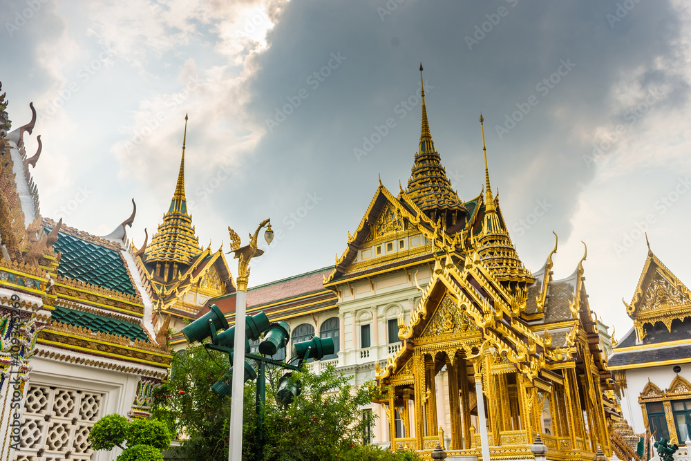 Naklejka premium BANGKOK, THAILAND, 15 JANUARY 2020: Grand Palace of Bangkok