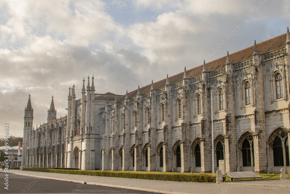 Fototapeta premium Mosteiro dos Jeronimos, view of historical Jeronimos Monastery in Lisbon, Belem during sunset