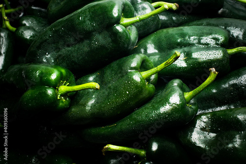 Wallpaper Mural Chiles poblanos Torontodigital.ca