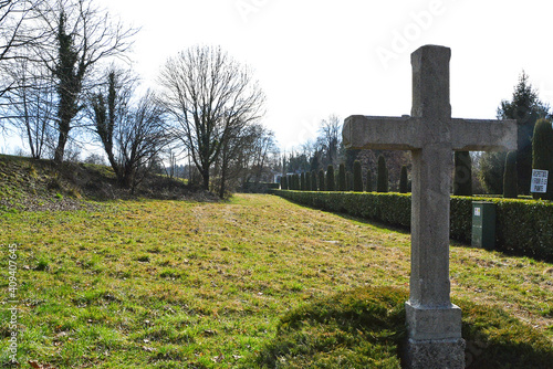 Il cimitero di Montorfano in provincia di Como, Lombardia, Italia.