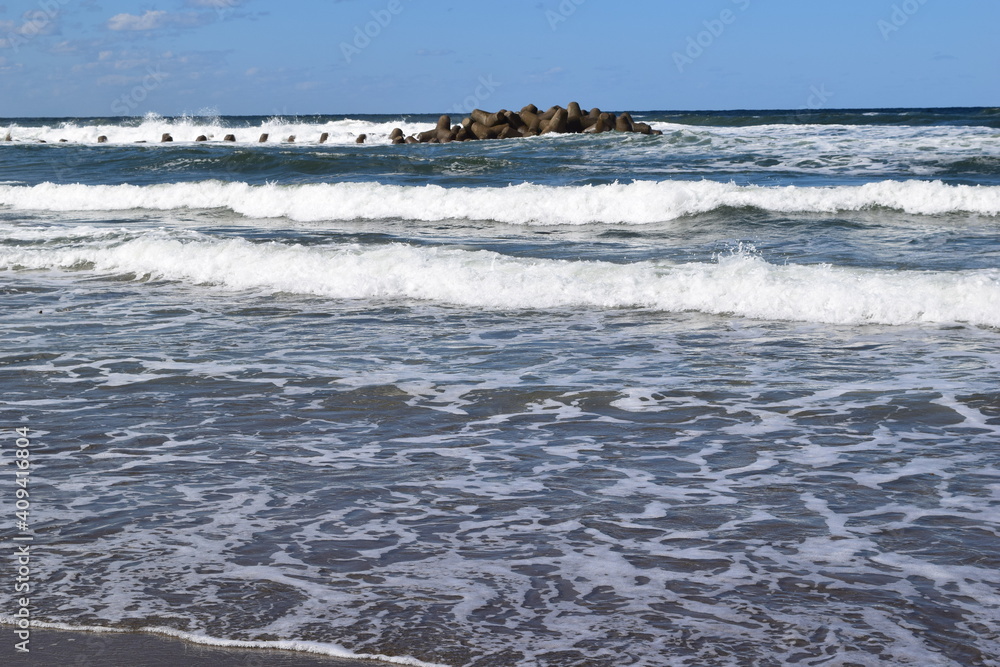 荒波 日本海 庄内浜