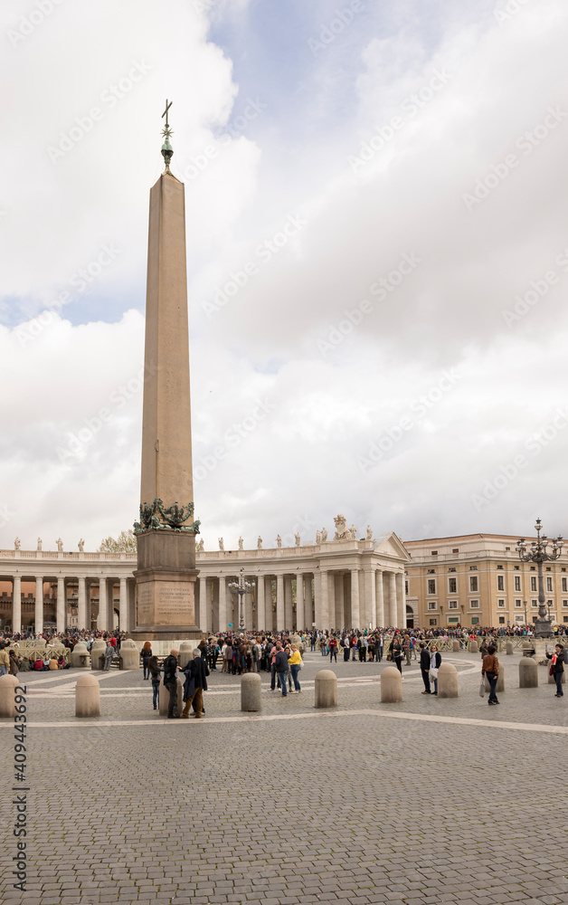  Tourists visiting St. Peter's Square