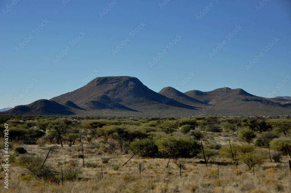  Wüstenlandschaft in Namibias Süden. Desert-Landscape in the south of Namibia
