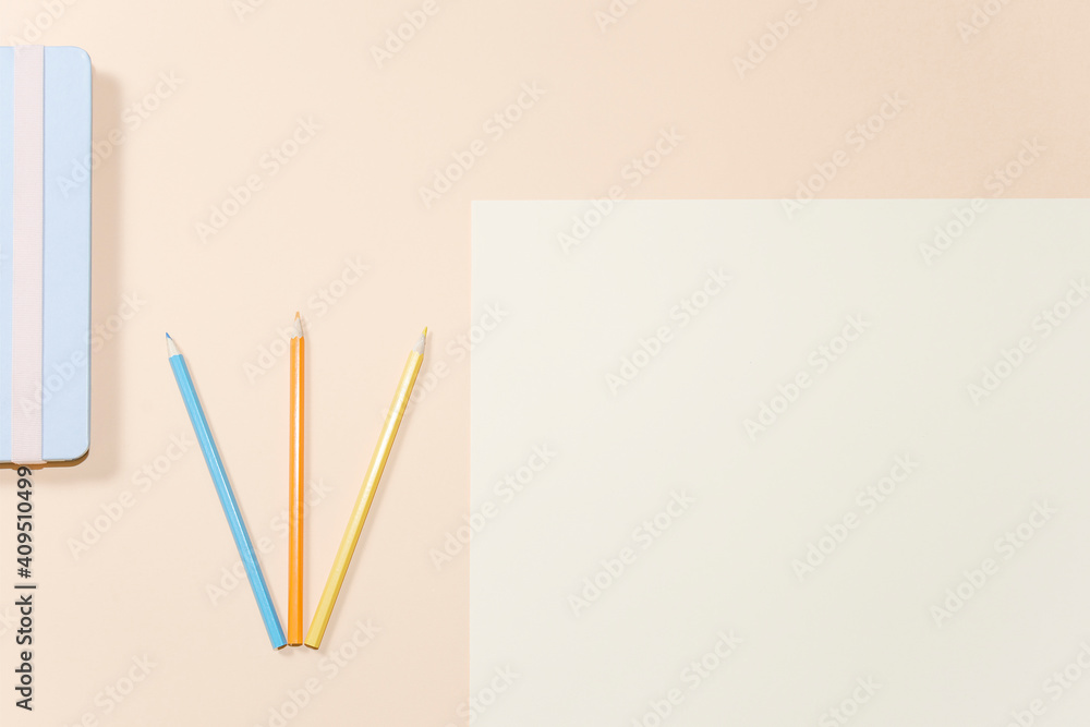 Soft color photography that aims to convey different concepts and ideas.The photograph is taken with soft light and the predominant colors are yellow-orange and cream. Soft color photography that aims to convey different concepts and ideas.The photograph is taken with soft light and the predominant colors are yellow-orange and cream.