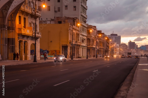 street at night © Carlos
