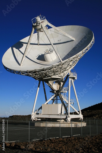 satellite dish 