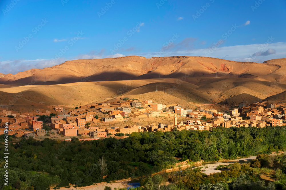 Obraz premium Moroccan village on Draa Valley, Africa