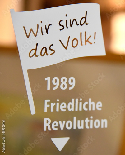 Aufkleber: "Wir sind das Volk! 1989 friedliche Revolution"