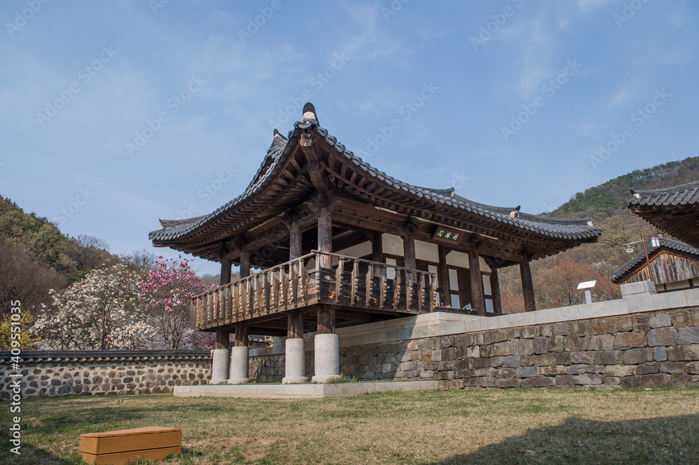 한옥 마을의 전통 한양식 건축한국 전통