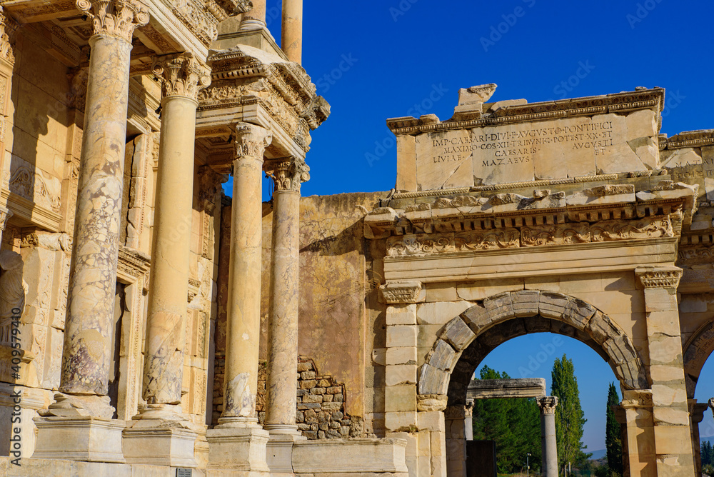 Obraz premium Library of Celsus, an ancient Roman building in Ephesus Archaeological Site, Turkey