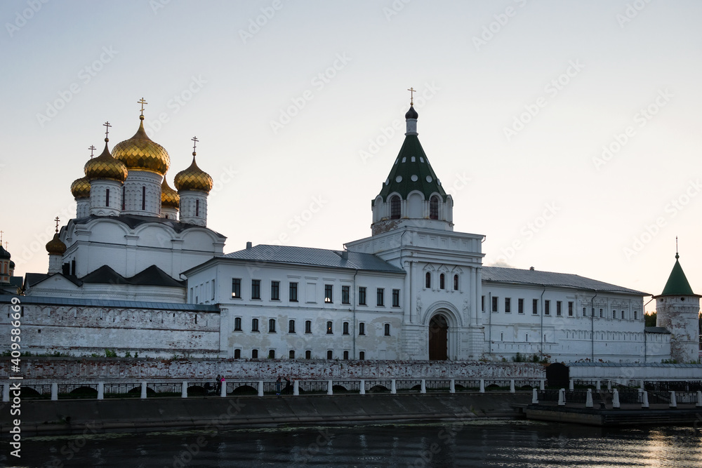 Fototapeta premium Holy Trinity Ipatiev Monastery on the sunset