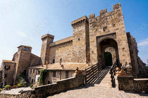 Tableau sur toile Entrance bridge to the monaldeschi fortress of cervara in Bolsena, Lazio, Italy