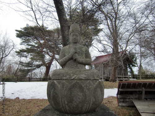 祈りの像