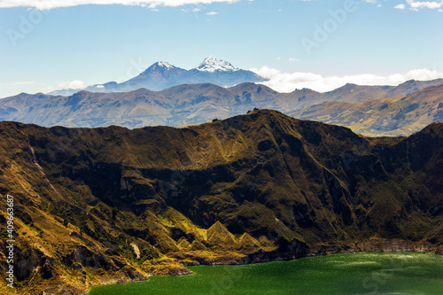 Los Illinizas desde el Quilotoa