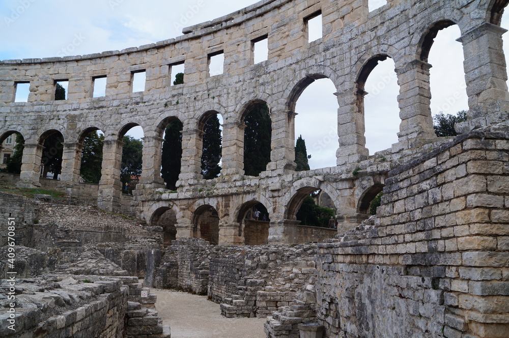 roman amphitheater in pula country