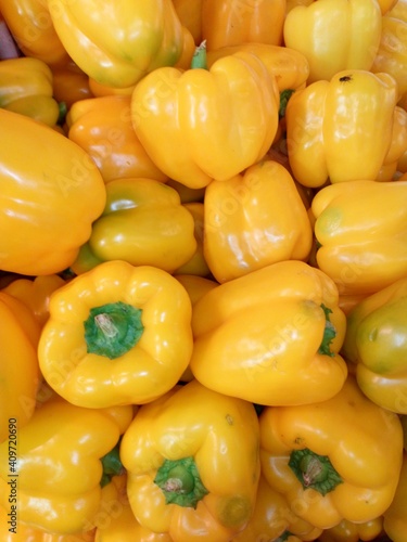 yellow bell peppers for sale ,UAE 🇦🇪 