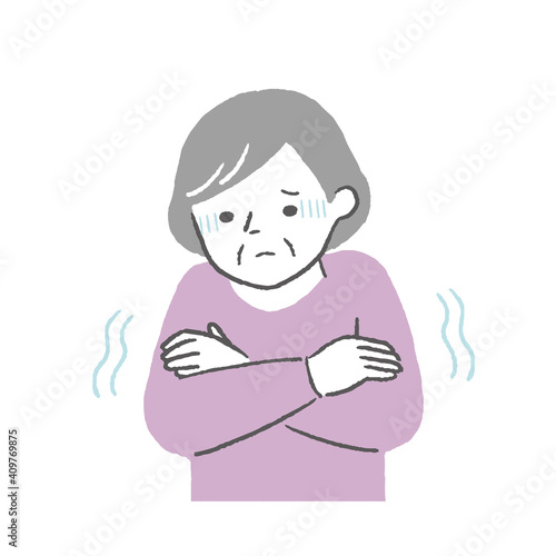 悪寒がする高齢の女性