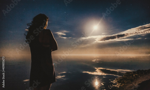 woman looking at the sea