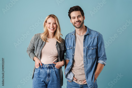 Obraz na plátně Young beautiful caucasian man and woman smiling and posing at camera